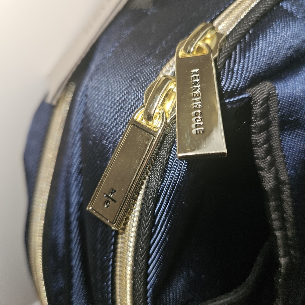 Kenneth Cole Backpack - Picture 3 of 4